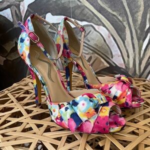 EUC Nina Multicolor Floral PeepToe Heels
